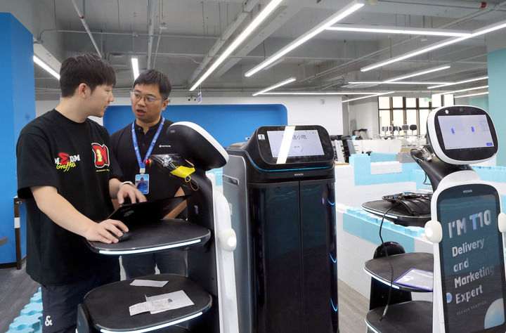 必一智能运动科技：“智造”10万台服务机器人“小巨人”擎朗有大梦想(图4)