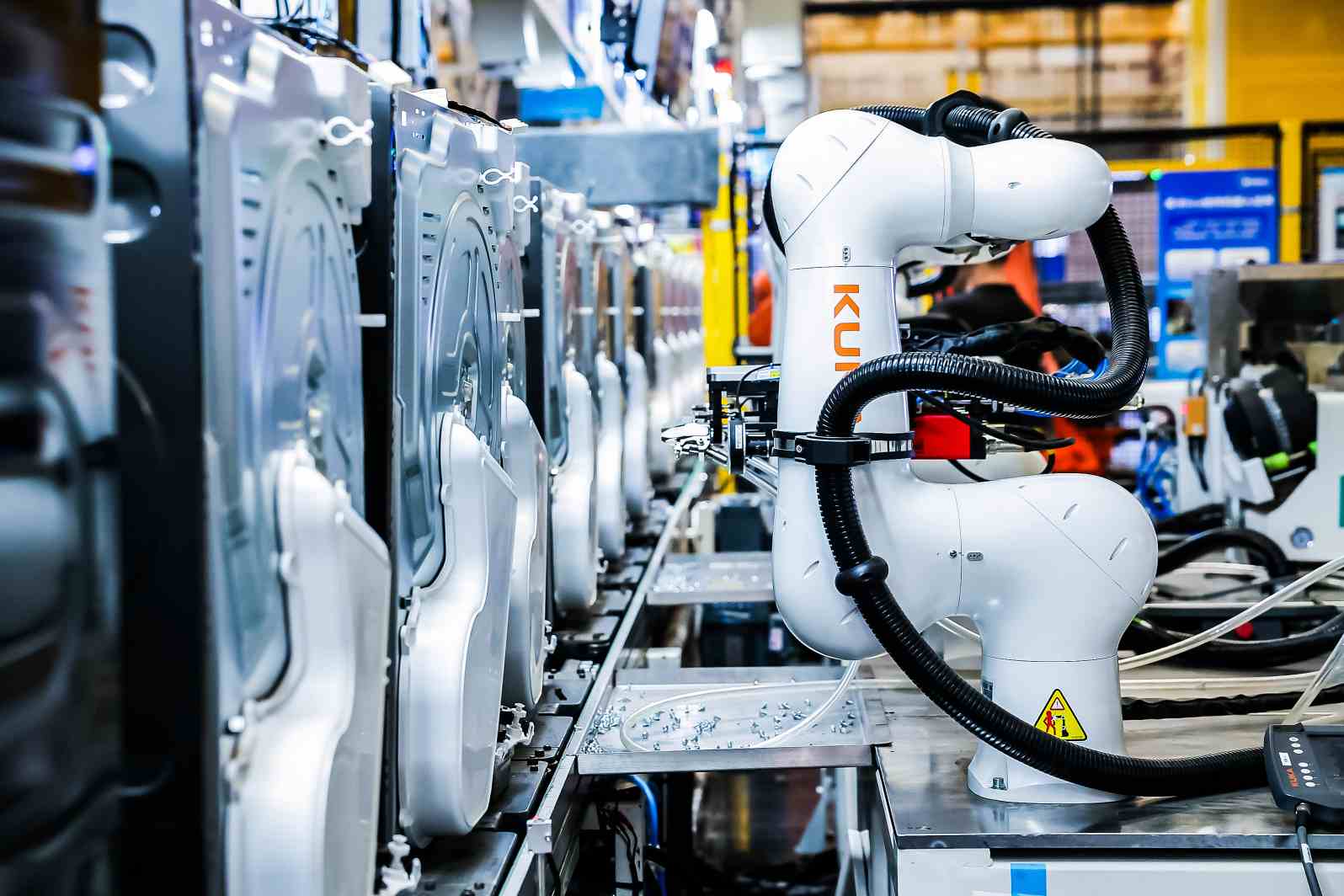 从让机器人生产机器人到给工厂一个智能体大脑：5000亿市值巨头如何驶向AI新大陆？(图5)