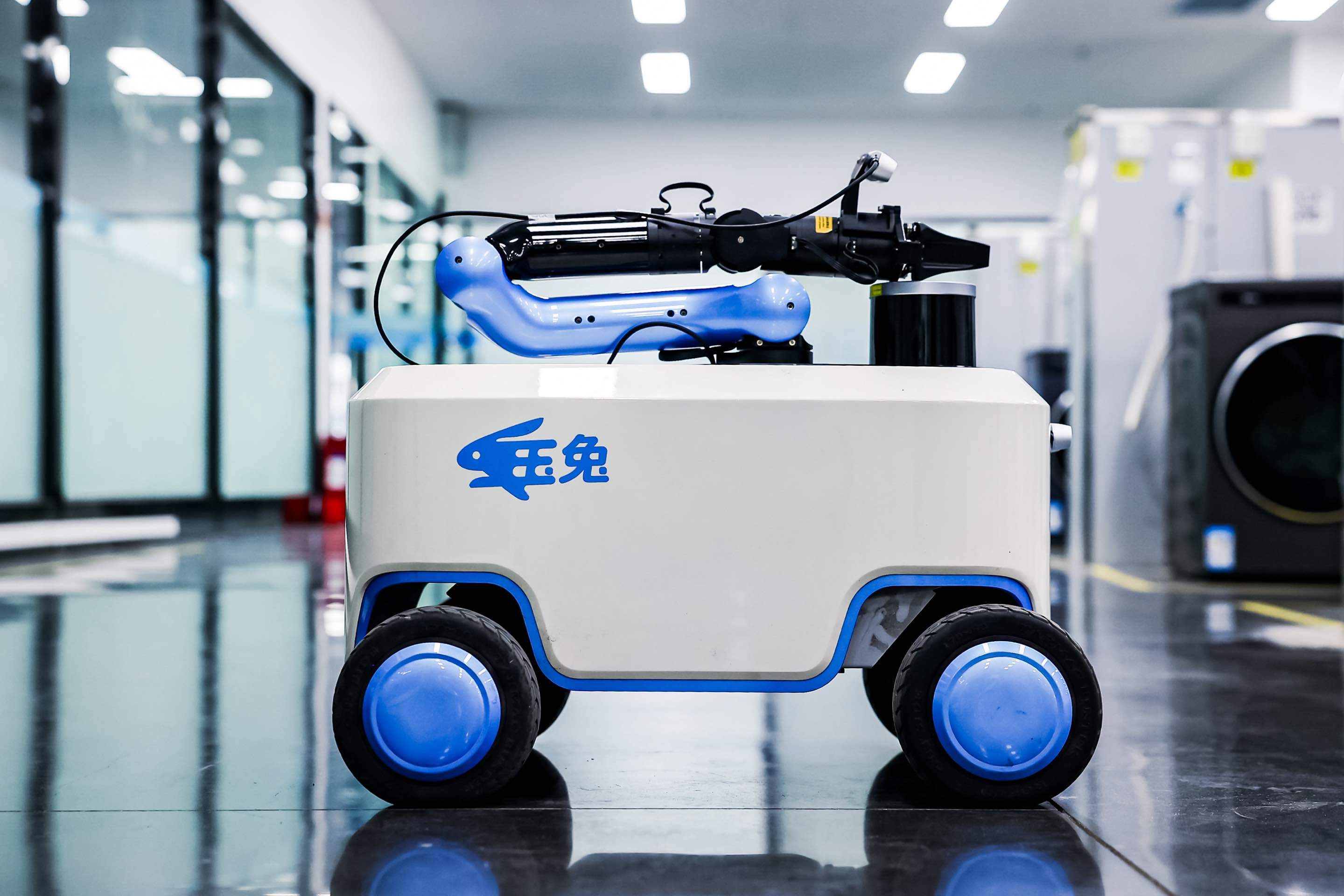 从让机器人生产机器人到给工厂一个智能体大脑：5000亿市值巨头如何驶向AI新大陆？(图4)