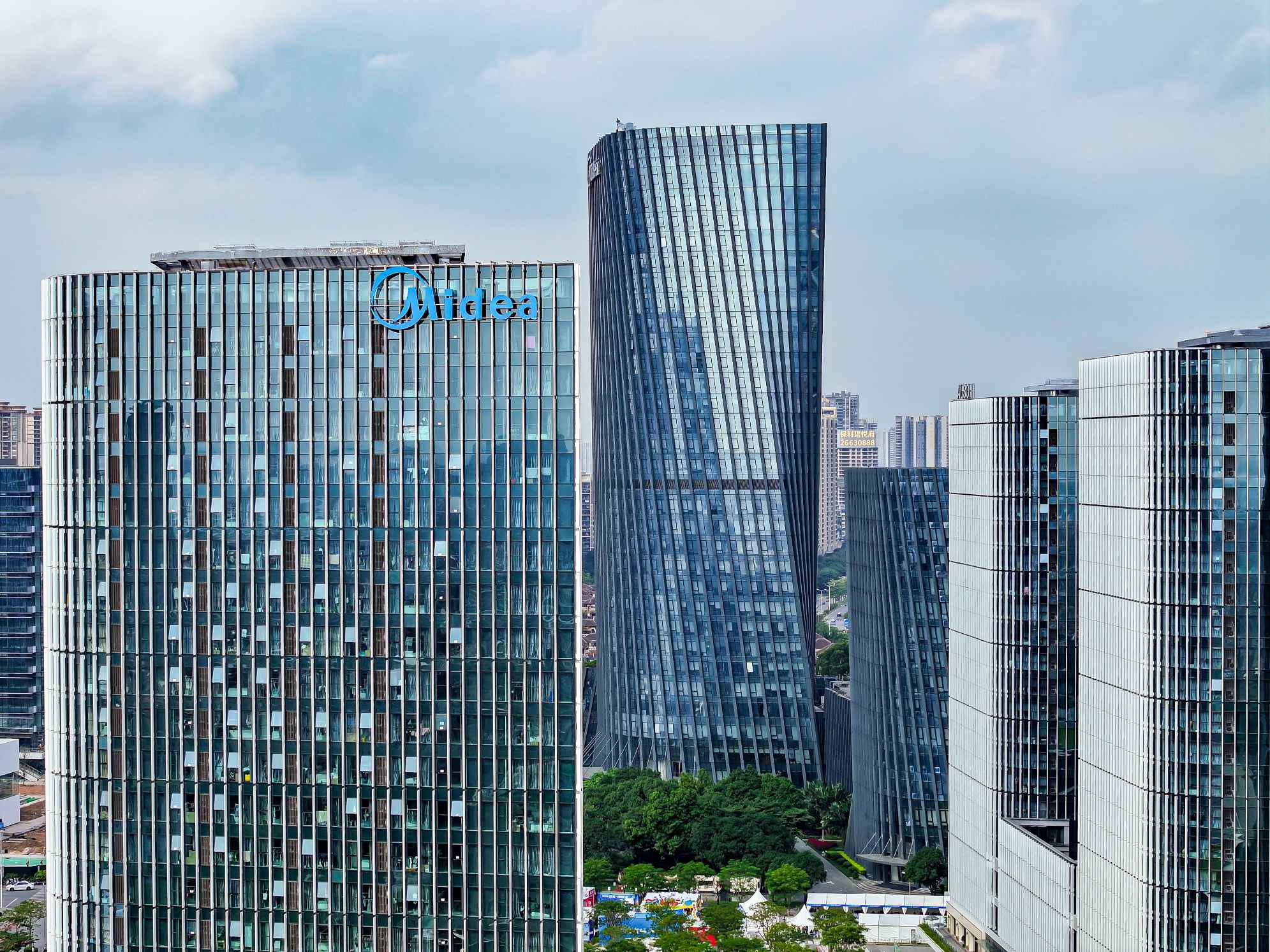 从让机器人生产机器人到给工厂一个智能体大脑：5000亿市值巨头如何驶向AI新大陆？(图8)