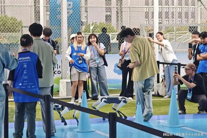 必一运动科技：中国机器人市场：四足机器狗销量全球第一(图2)