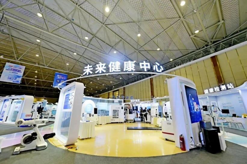 AI如何守护银龄生活？成都智慧康养机器人来了！(图4)