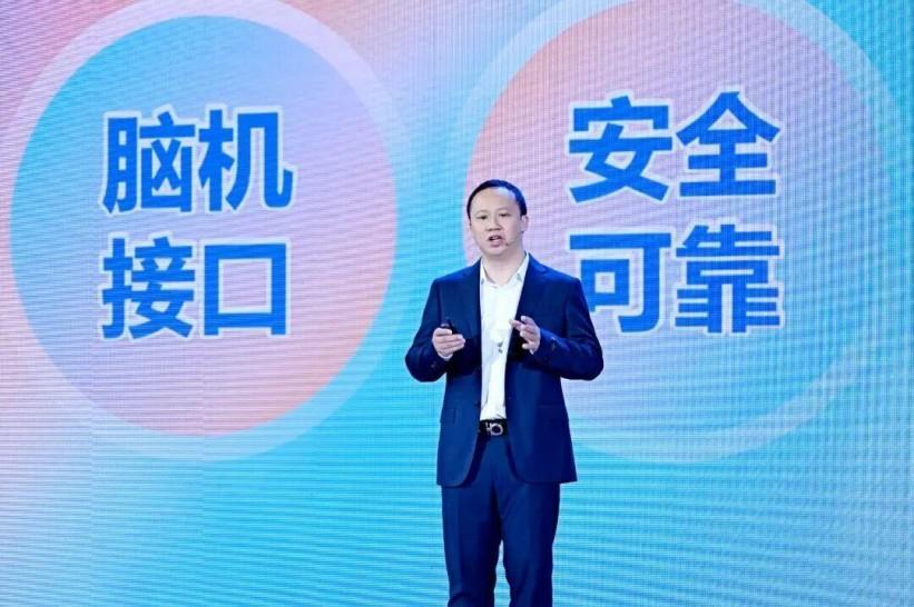 AI如何守护银龄生活？成都智慧康养机器人来了！(图8)