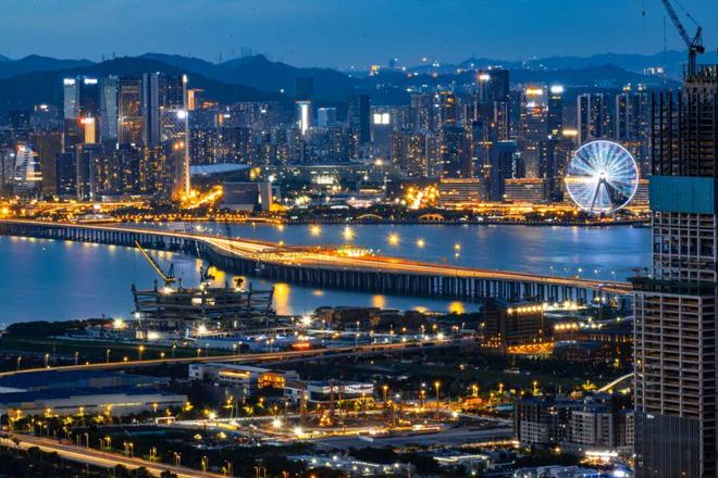 这一天终于到来深圳人形机器人卖爆(图3)