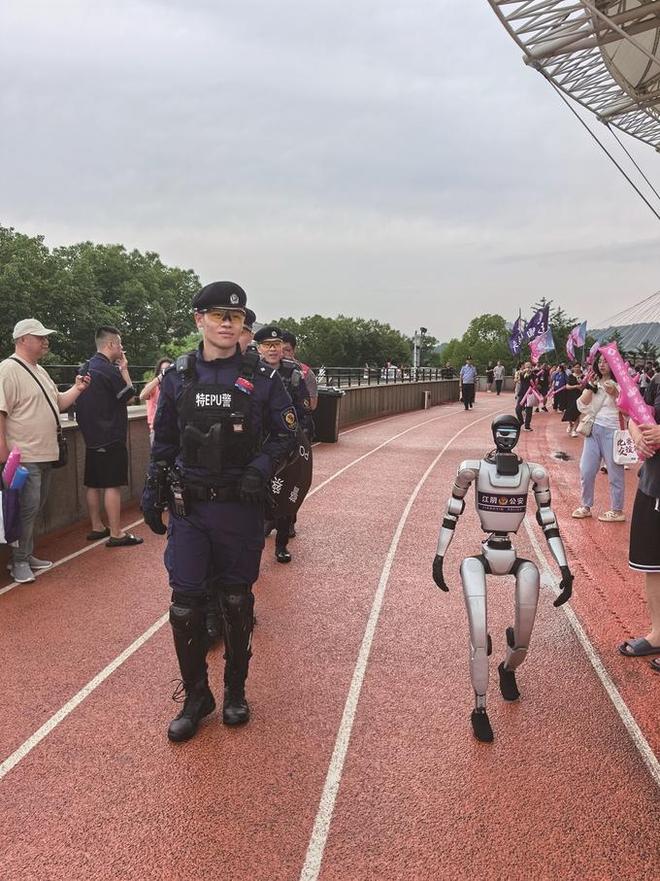 鼓声震处是江苏同心舞步“慧”未来(图2)