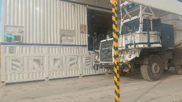 矿山司机平均年龄超40岁年轻人不愿来！近200台纯电无人矿卡开进新疆煤矿：换电只需6分钟比加油快(图2)