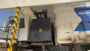 矿山司机平均年龄超40岁年轻人不愿来！近200台纯电无人矿卡开进新疆煤矿：换电只需6分钟比加油快(图3)