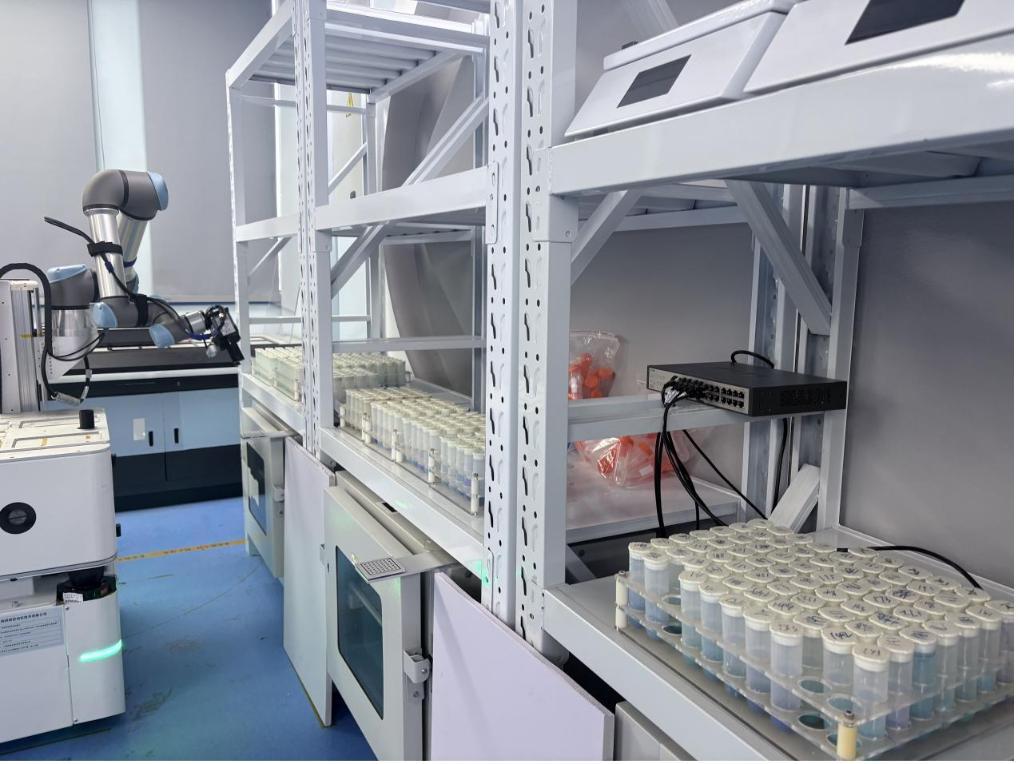 必一运动科技：突破想象！AI机器人成为实验室“主力军”(图2)